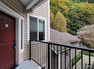 5000 NW Village Park Dr APT E227, Issaquah, WA