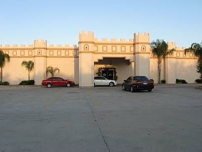1st image of 815 Los Presidentes Ave
