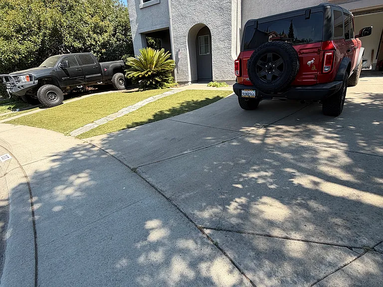 2127 Arnold Dr — Photo 2