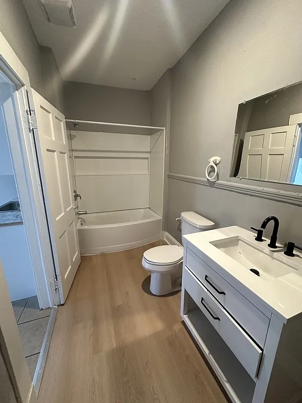 2 bed, 1.0 bath, 928 sqft, $995 — Photo 3