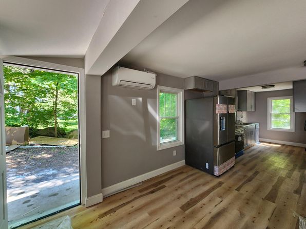 282 Albany Tpke