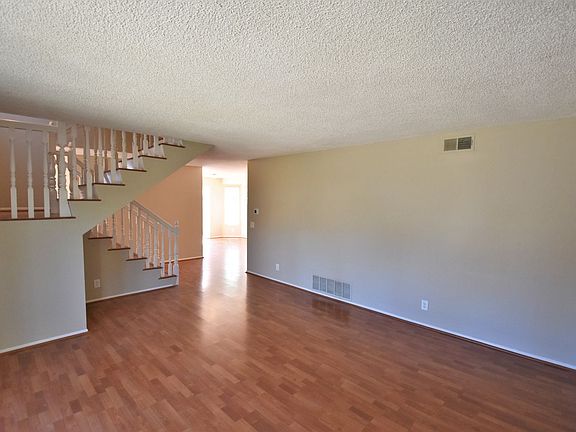 3rd image of 9854 Halifax St