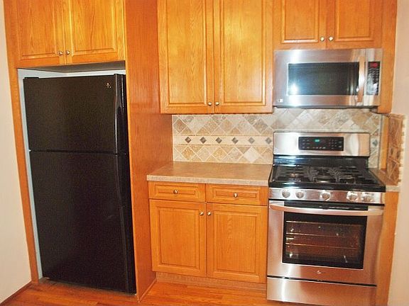 409 Knopf St Linden NJ Duplex for Rent