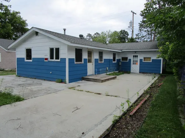1006 Irvine Ave NW, Bemidji, MN 56601
