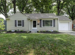 7112 Linden St, Prairie Village, KS 66208