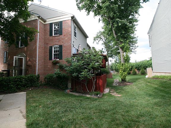 2nd image of 632 Ivy League Ln