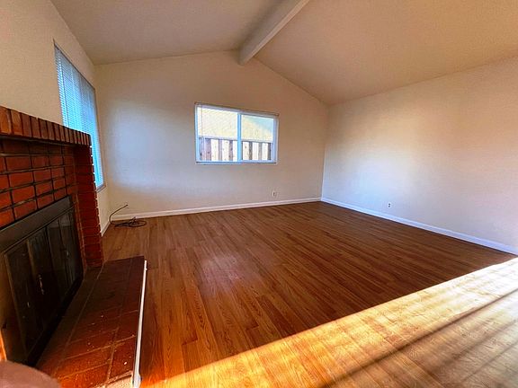 4th image of 2342 Marshglen Ct