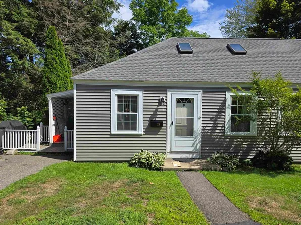 28 Boush St, Kittery, ME 03904