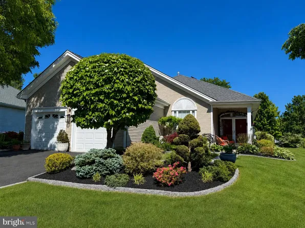 45 Temple Ct, Pennington, NJ 08534