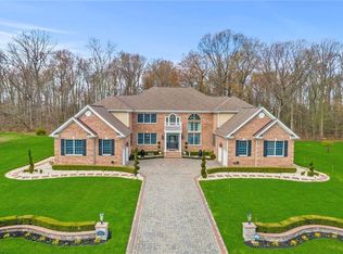 39 Summit Dr, East Brunswick, NJ 08816