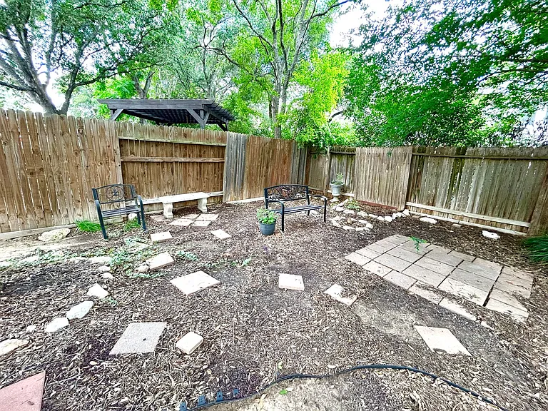 8807 Brae Ridge Dr — Photo 28