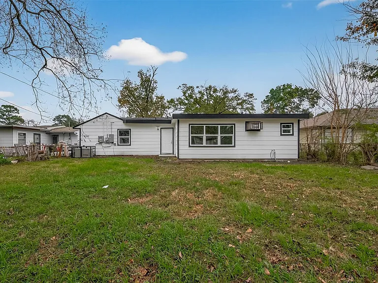 5833 Southlea St — Photo 38