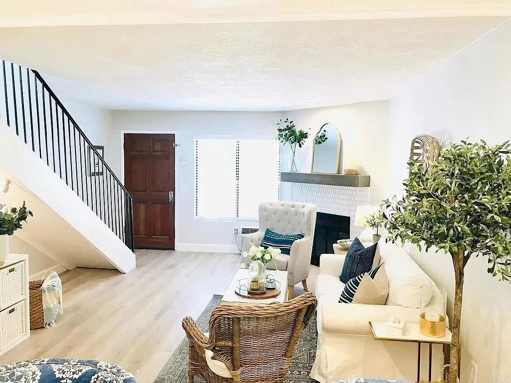 2 bed, 1.5 bath, 960 sqft, $3,600 — Photo 1