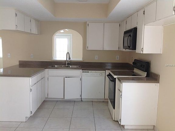 3rd image of 9044 Dixiana Villa Cir