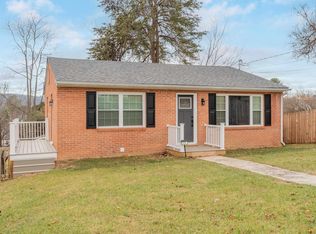 119 16th St NW, Pulaski, VA 24301