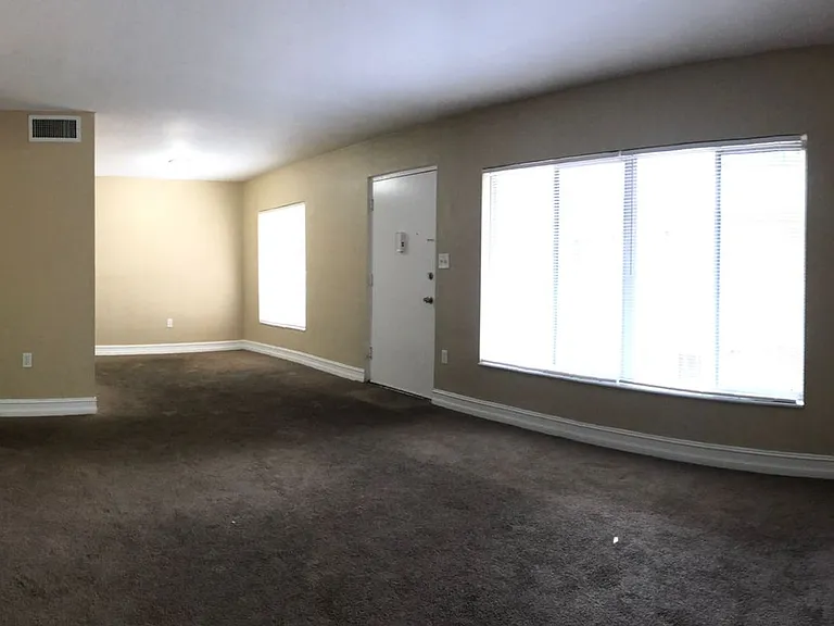1830 Maravilla Ave #323 — Photo 6