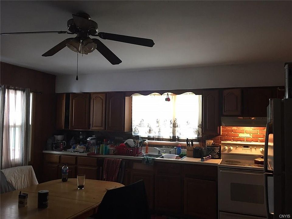 2nd image of 9 Spring St