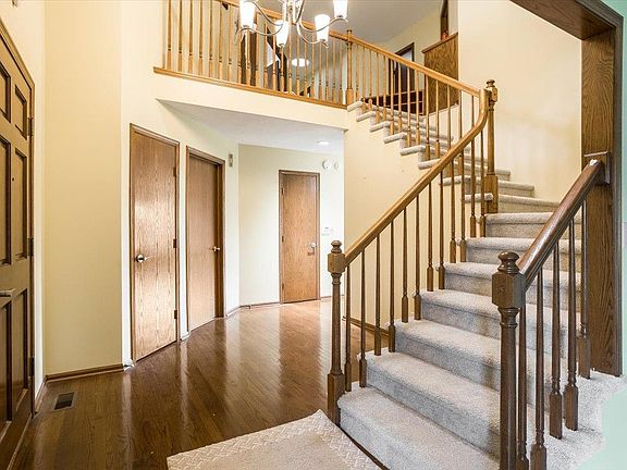 3rd image of 2508 N Fox Run Ct