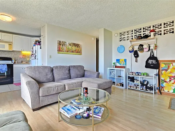 620 McCully St APT 1102, Honolulu, HI 96826