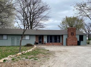 3927 Main St, Parsons, KS 67357