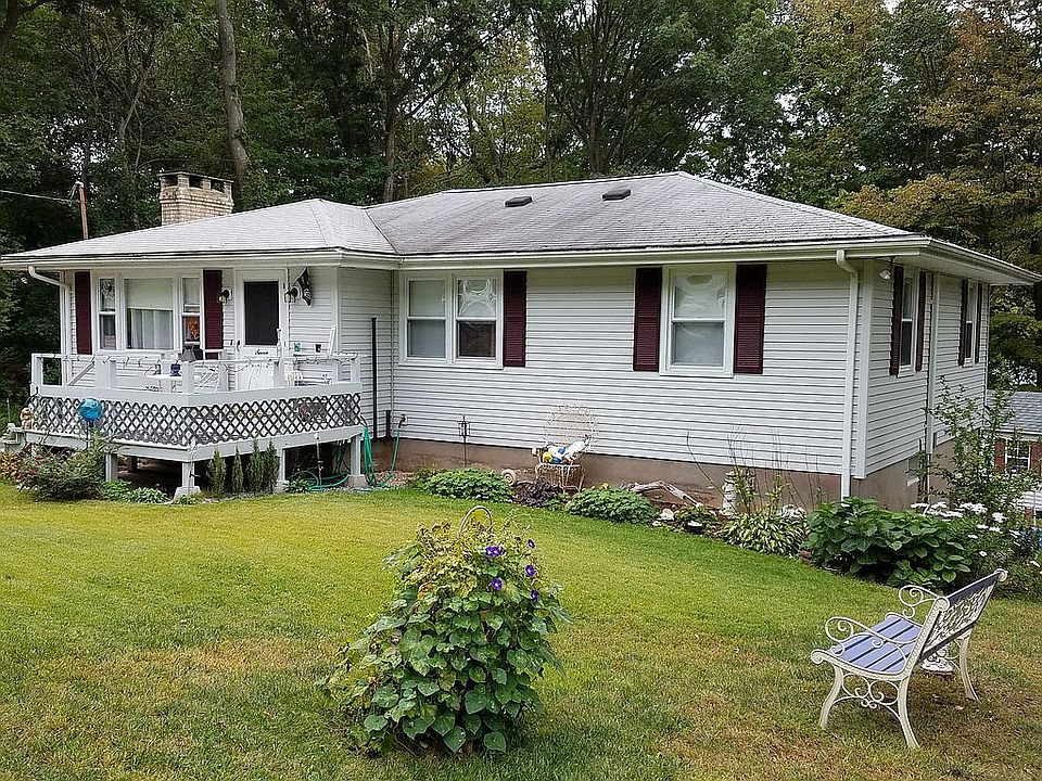 2nd image of 7 Alpine Dr