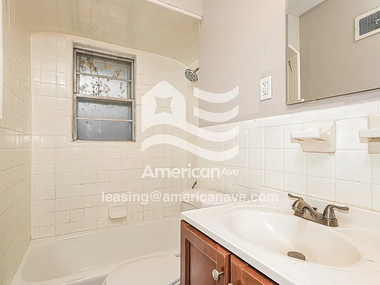 908179_009_main_bathroom_10.jpg