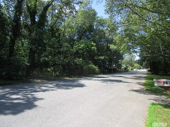 4th image of 12 Tulip Ave
