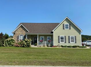 796 Pine Valley Rd, Hazard, KY 41701