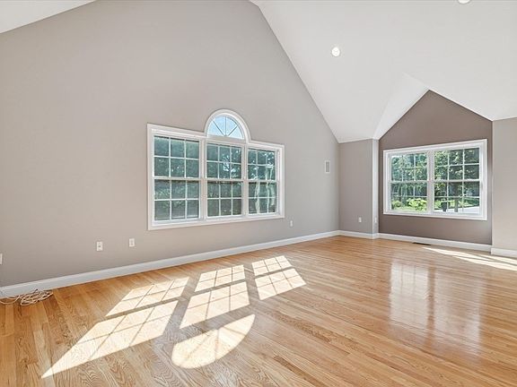 2nd image of 19 Benjamin Ln