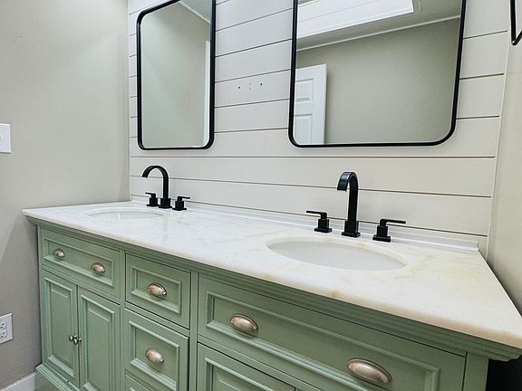 2nd image of 2605 Eton Pl