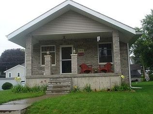702 6th Ave SE, Dyersville, IA 52040