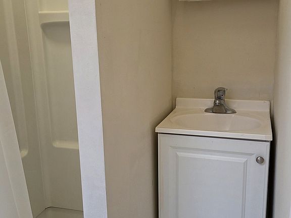 4th image of 215 N 35th St APT 3A