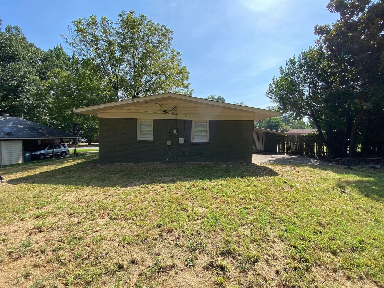 3245 Stella St — Photo 4
