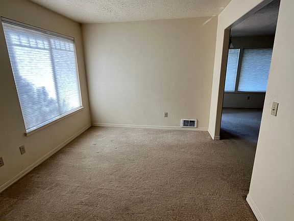 3rd image of 325 C St #325C