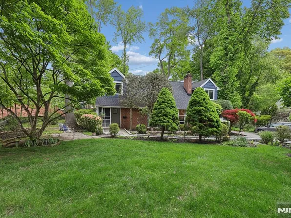169 W Clinton Ave, Tenafly, NJ 07670