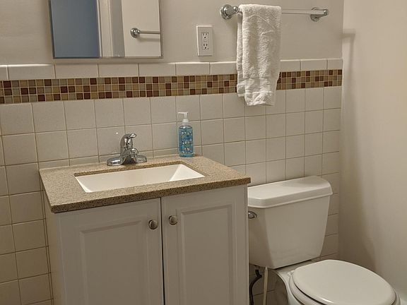 4th image of 10459 Carol Ct