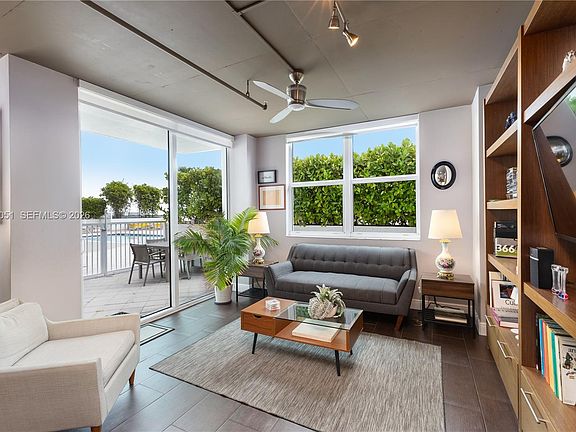 4th image of 3180 SW 22nd St #501