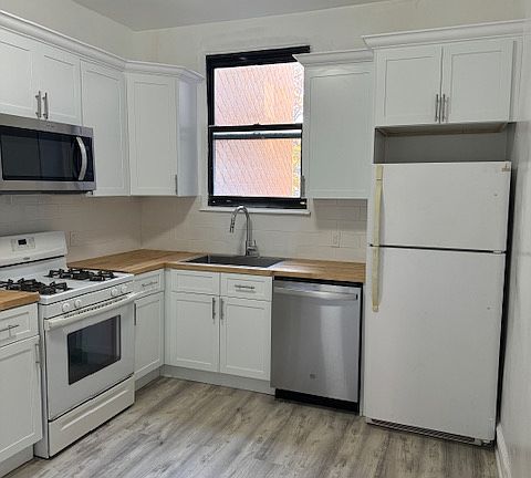 3rd image of 573 Leonard St #2