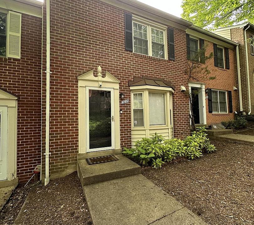 1st image of 2035 S Glebe Rd