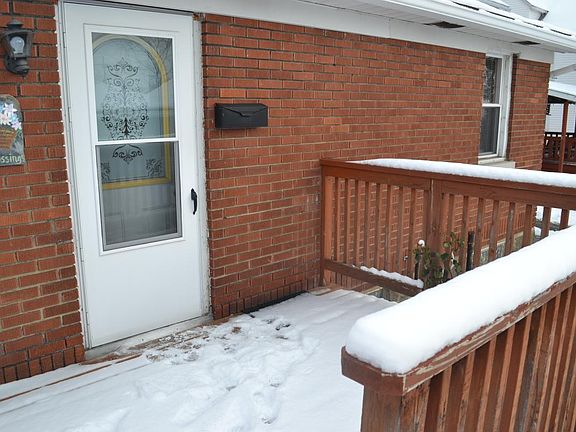 Private Rear Entrance