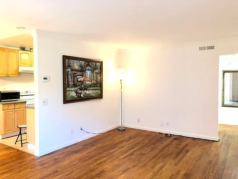 2458 W Bayshore Rd #7 — Photo 4