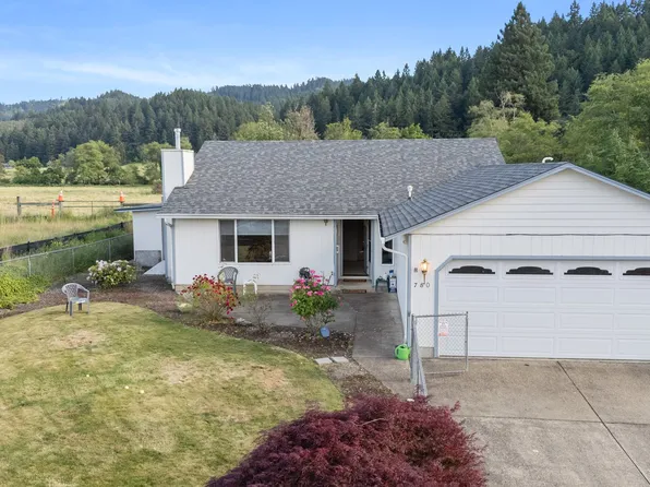 780 SE Redwood Ave, Myrtle Creek, OR 97457