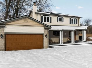 4405 Shoreview Ln, Whitmore Lake, MI 48189
