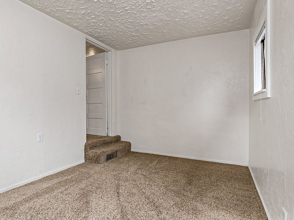 1st image of 612 E Jefferson St APT 3