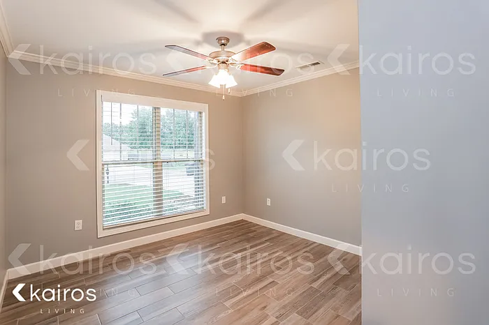 977 Garrett Ln — Photo 9