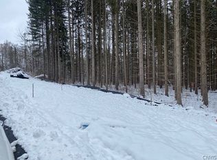 4333 Chickadee Cir, Syracuse, NY 13215