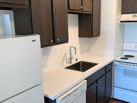 3rd image of 335 Euclid Ave APT 102