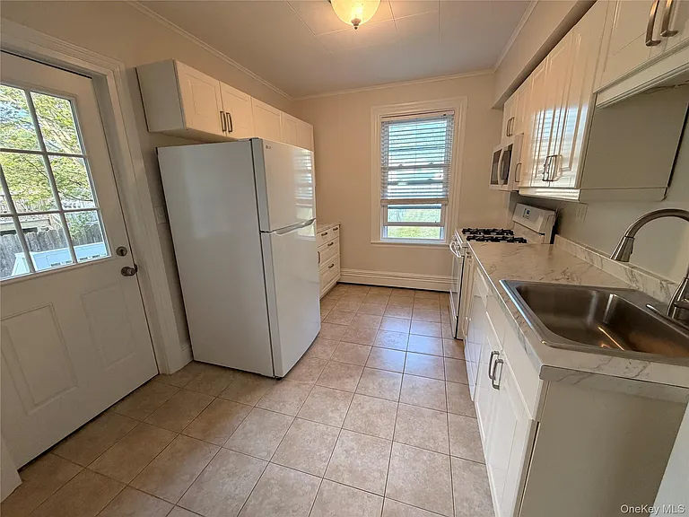13-15 Cherry Ave #13 — Photo 8