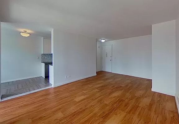 4th image of 747 10th Ave APT 36D