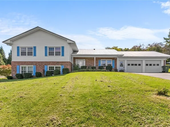 21 Front Street, Sparta, NC 28675